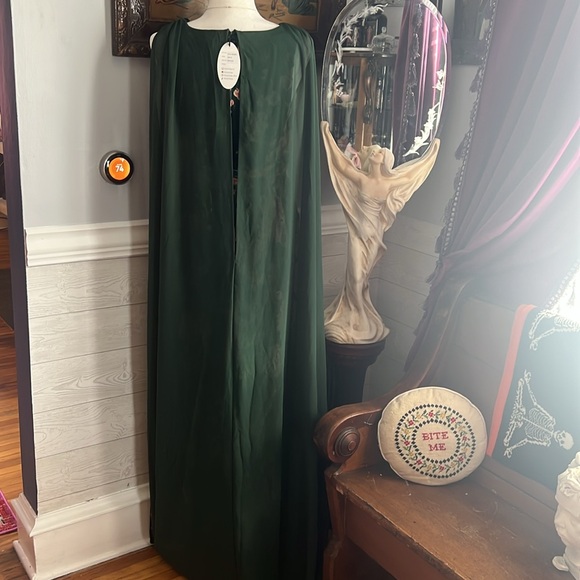 Unique Vintage Emerald & Cherry Blossom Velvet Cape Maxi Dress Medium NWT - Picture 9 of 11